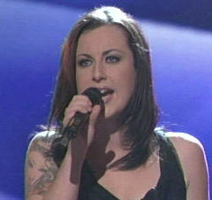 Carly Smithson belts out Heart